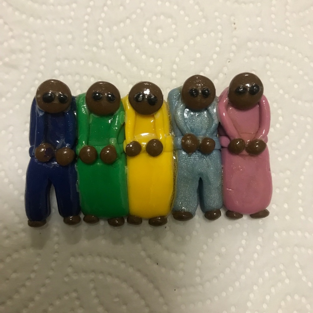 💛💙Exclusive Family unique Pin/Brooch💙💛